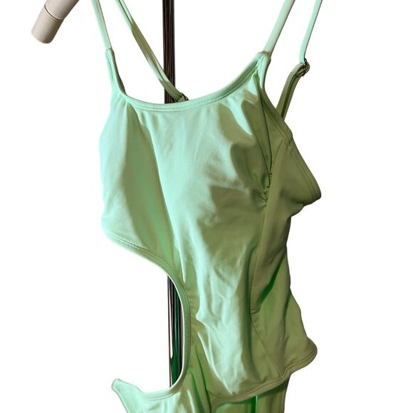 Wild Fable Women's Light Green Cut Out One Piece Swimsuit - Size XXS - NWT - Picture 4 of 8